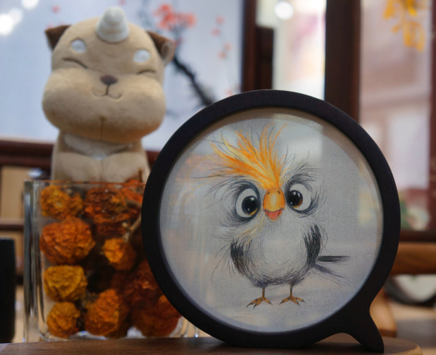 Cockatiel Portrait Round Silk Embroidery Table Screen